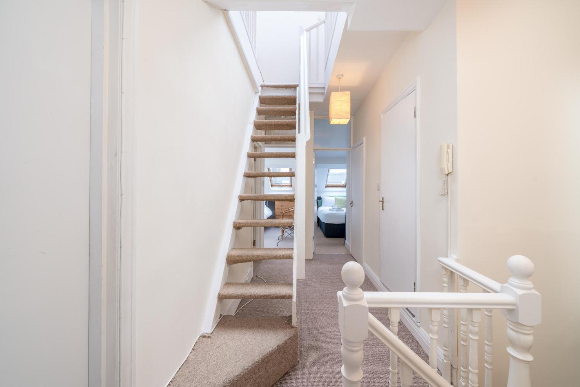 Cozy Maisonette Near Abbey Road ลอนดอน ภายนอก รูปภาพ