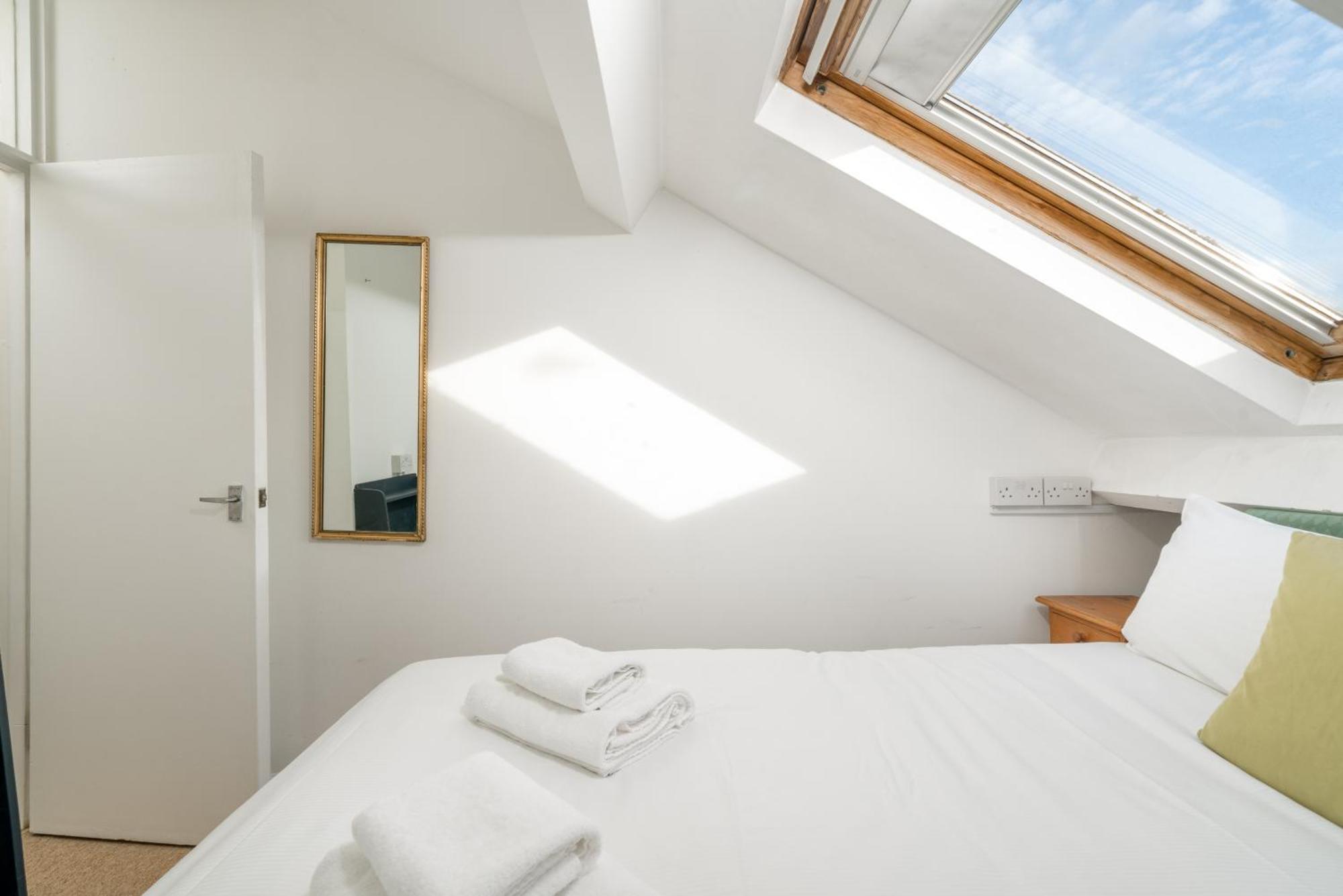 Cozy Maisonette Near Abbey Road ลอนดอน ภายนอก รูปภาพ